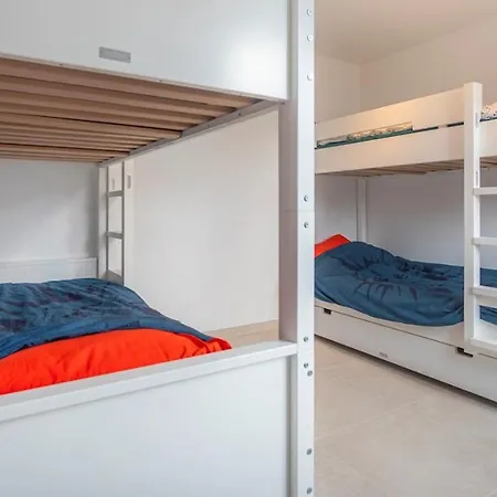 Le Roulis Apartment *